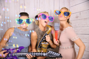 Motto Fotobox - Hochzeit / Wedding - Girls Seifenblasen & XXL Brillen
